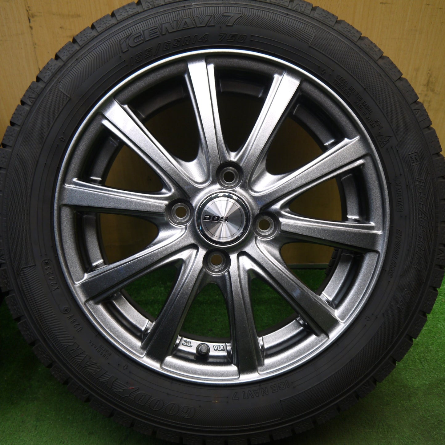 超バリ溝!23年!キレイ!9.5分以上★スタッドレス 155/65R14 グッドイヤー アイスナビ7 D.O.S. DOS 14インチ PCD100/4H★5080403Hス