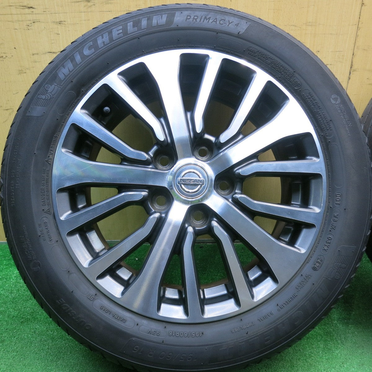 4本価格★日産 C26 セレナ 純正 195/60R16 ミシュラン プライマシー4 16インチ PCD114.3/5H★5051610AKノ