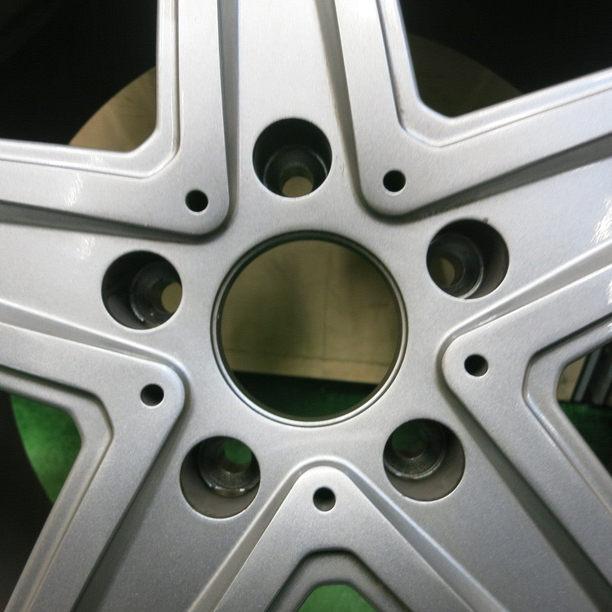 バリ溝!22年!キレイ!9.5分以上★ベンツ 等 AGA 275/55R19 スタッドレス ヨコハマ アイスガード G075 PCD130/5H★4100401ナス