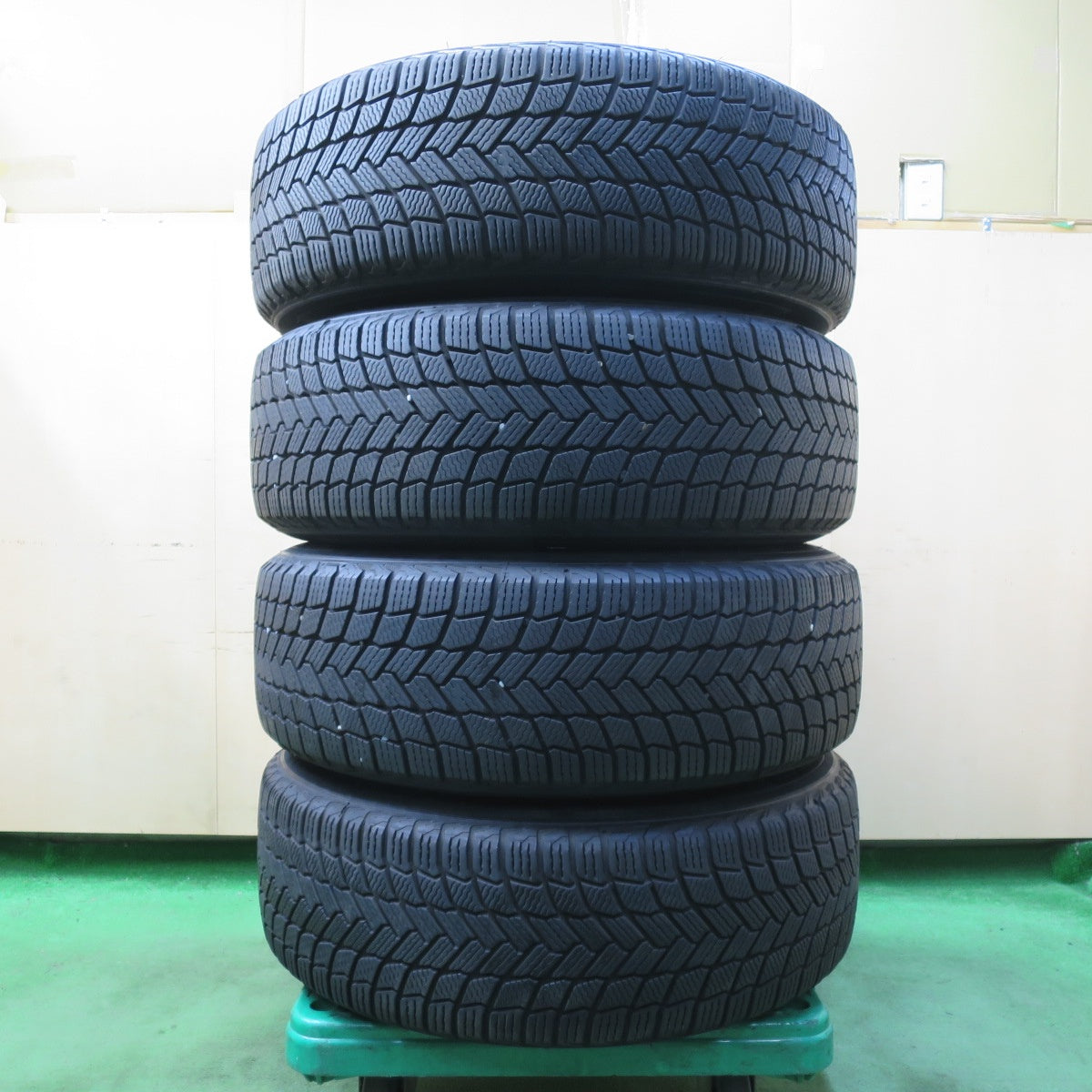 バリ溝!23年!キレイ!ほぼ10分★スタッドレス 235/65R18 ミシュラン X-ICE SNOW SUV BALMINUM バルミナ 18インチ PCD114.3/5H★5051005イス