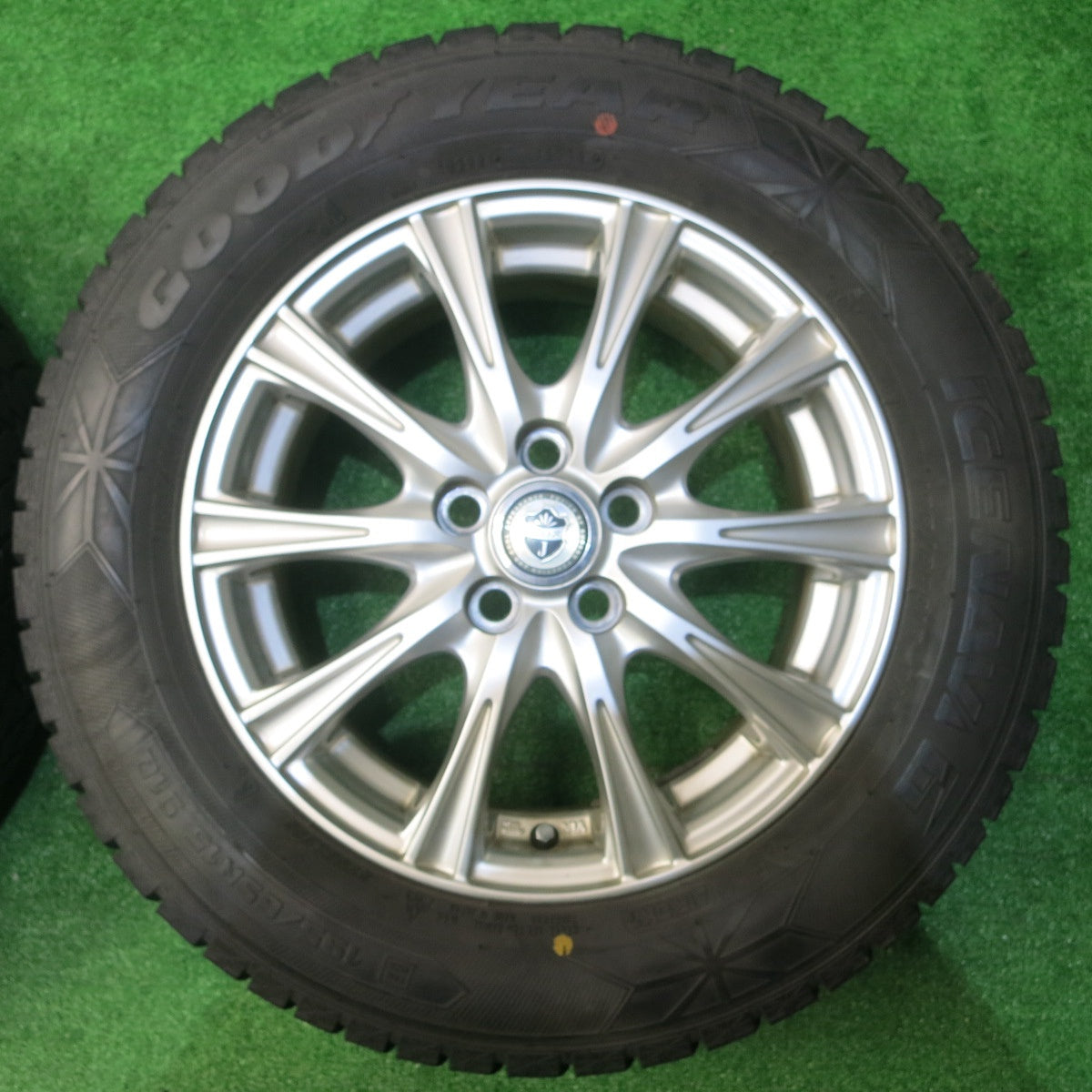 キレイ★プリウス 等 195/65R15 スタッドレス グッドイヤー アイスナビ6 JOKER ジョーカー 15インチ PCD100/5H★5051601NJス