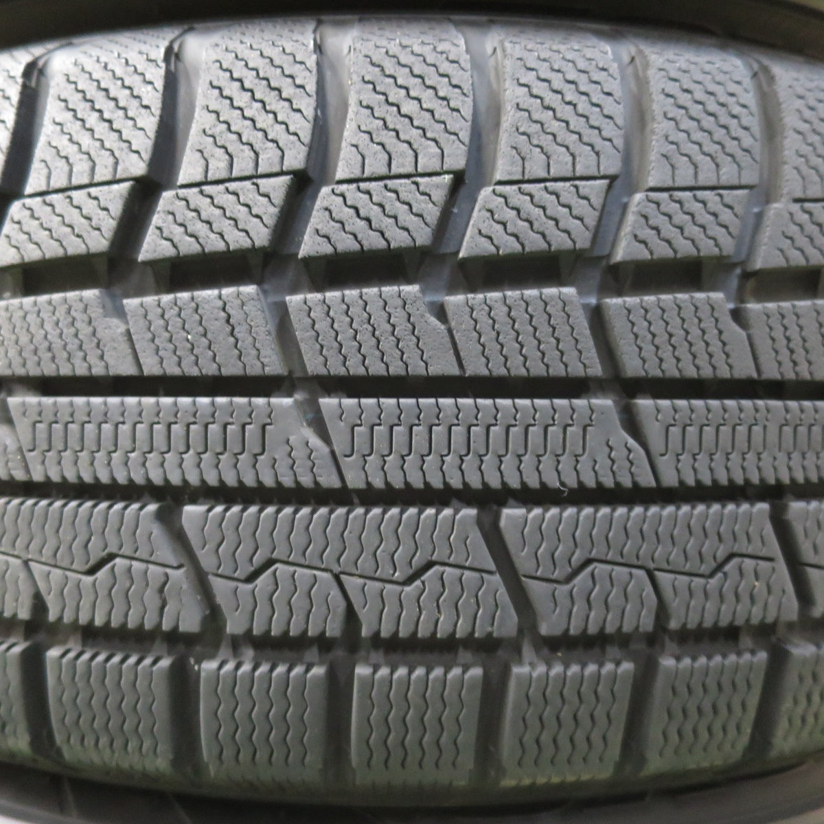 バリ溝!23年!美品!9.5分★スタッドレス 215/60R17 トーヨー ウインター トランパス TX D.O.S. DOS 17インチ PCD114.3/5H★5042802イス