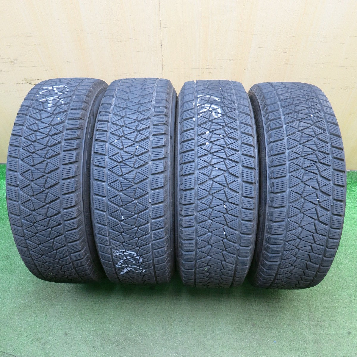 バリ溝!キレイ!9.5分★スタッドレス 225/65R17 ブリヂストン ブリザック DM-V2 JOKER ジョーカー 17インチ PCD114.3/5H★5051706NJス