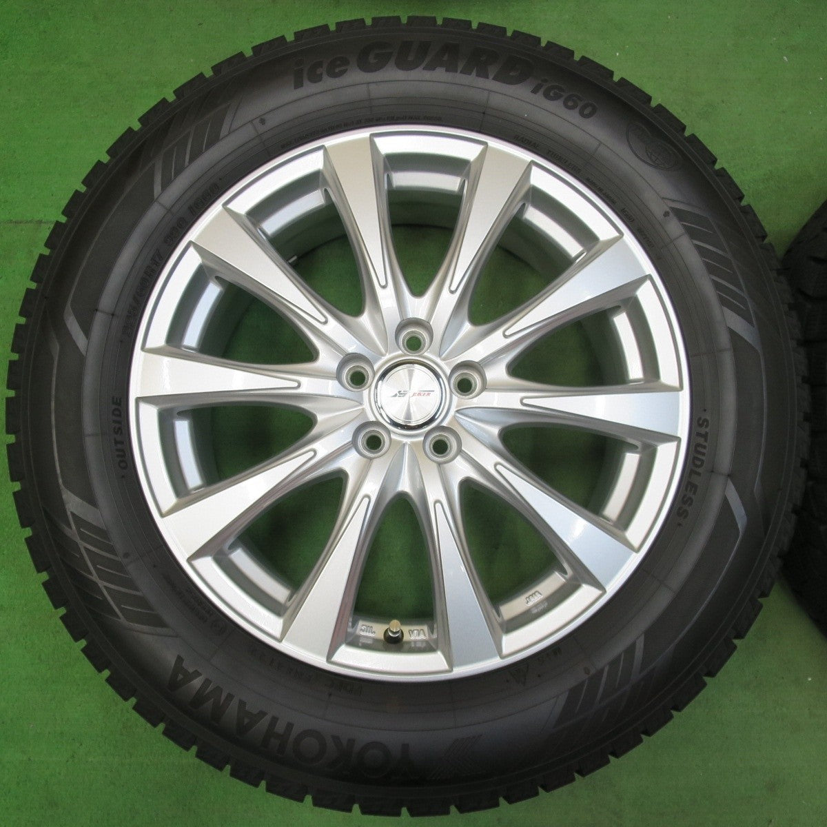 超バリ溝!22年!キレイ!ほぼ10分★フォレスター 等 225/60R17 スタッドレス ヨコハマ アイスガード iG60 JOKER ジョーカー 17インチ PCD100/5H★5021107イス