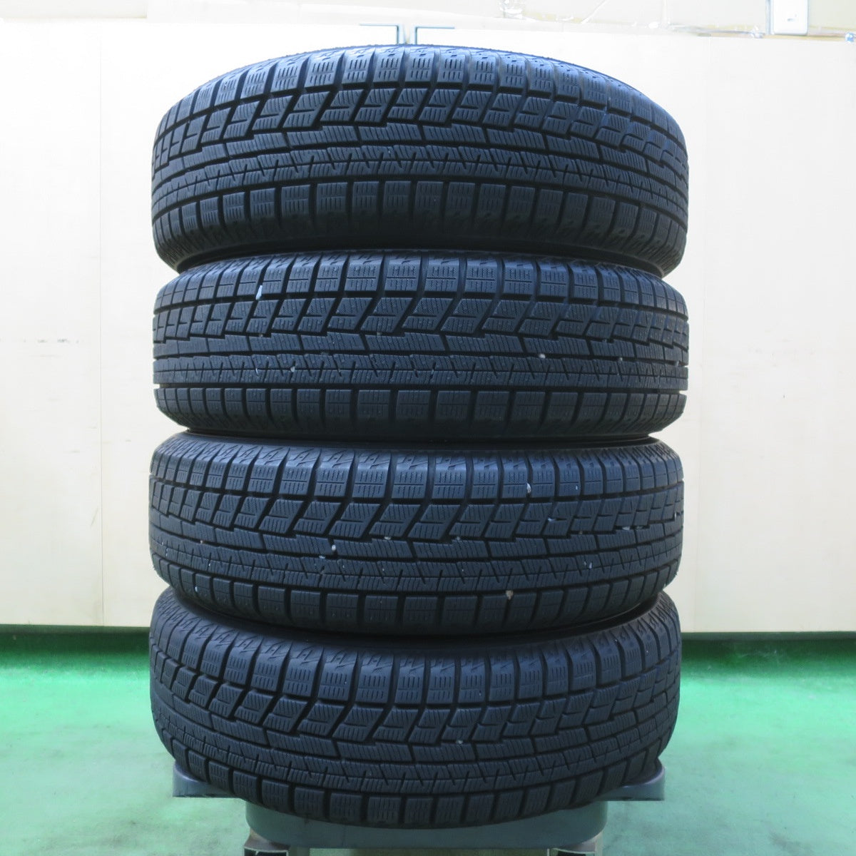バリ溝!24年!ほぼ10分★スタッドレス 155/65R14 ヨコハマ アイスガード iG60 ZELERNA 14インチ PCD100/4H★5090905イス