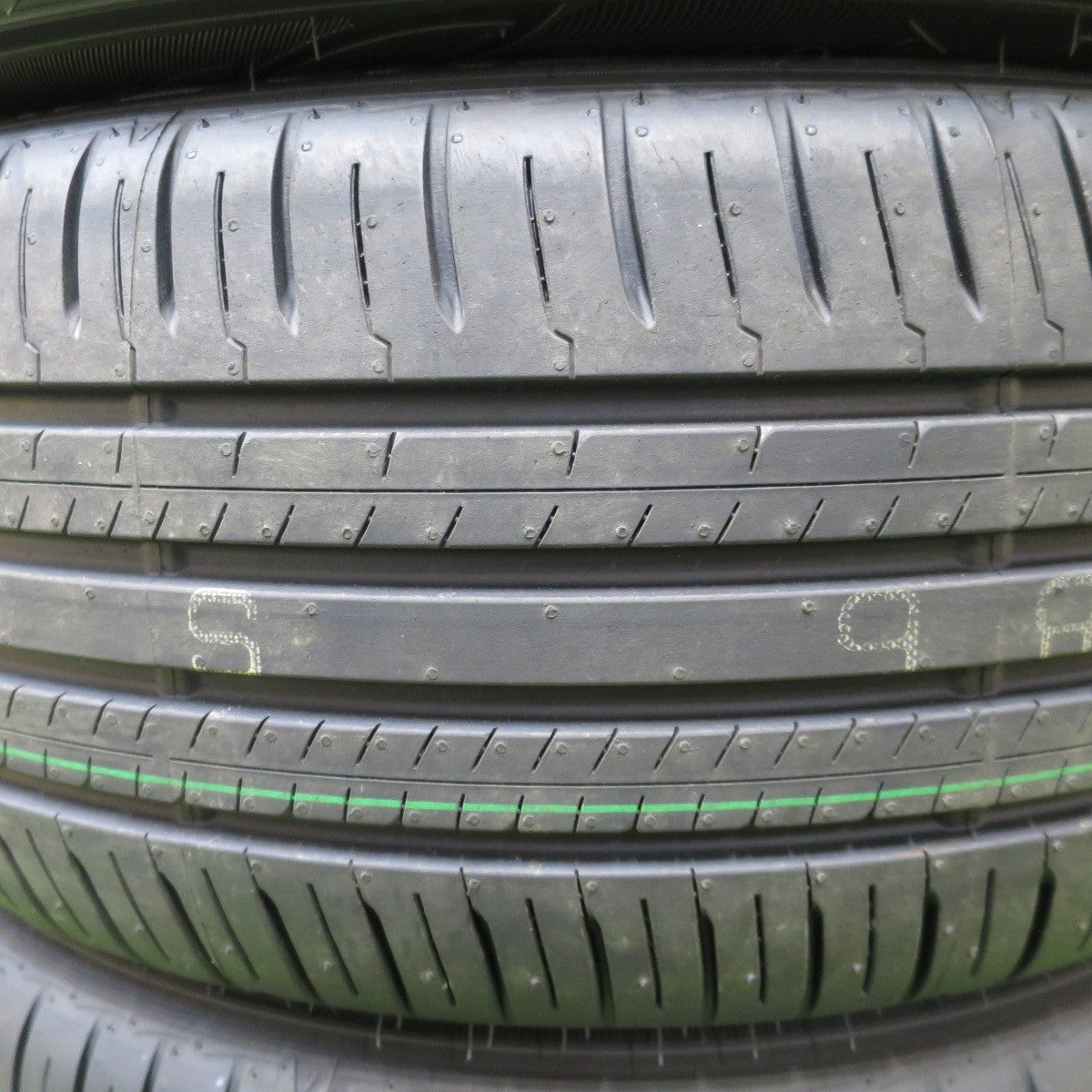 新車外し!25年★215/50R18 ダンロップ エナセーブ EC300+ タイヤ 18インチ ヤリスクロス CX-3 等★6031302NGノタ