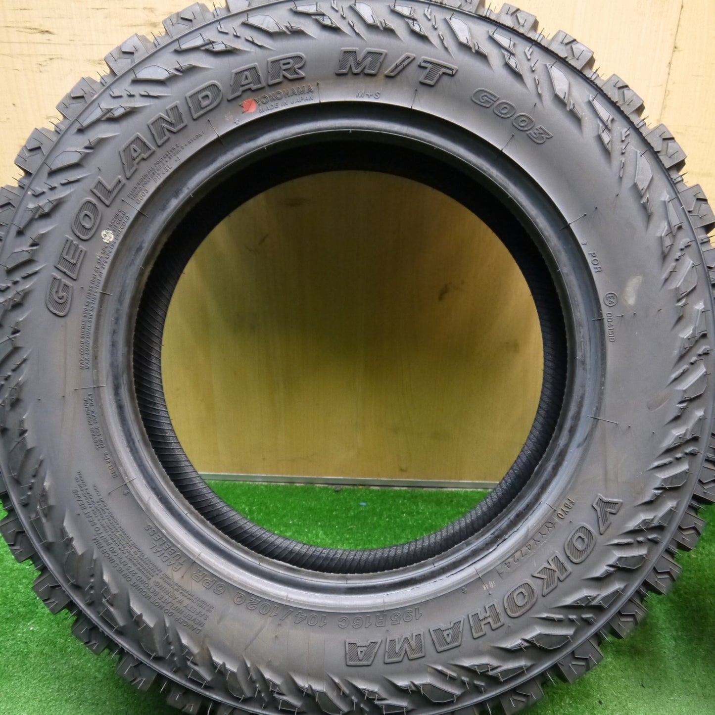 超バリ溝!24年!9.5分以上★195/R16C 104/102Q 6PR ヨコハマ ジオランダー M/T G003 タイヤ 16インチ ジムニー 等★5042202Hノタ