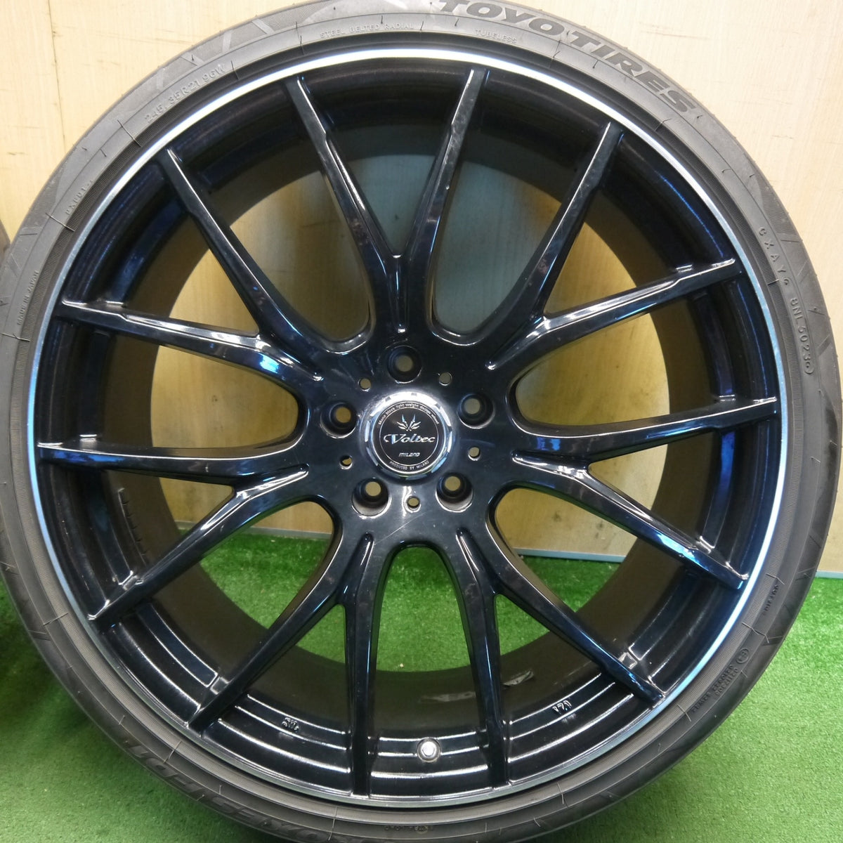 キレイ!23年◎Voltec Milano 245/35R21 トーヨー プロクセス FD1 ボルテック ミラノ 21インチ PCD114.3/5H◎6100906Hノ