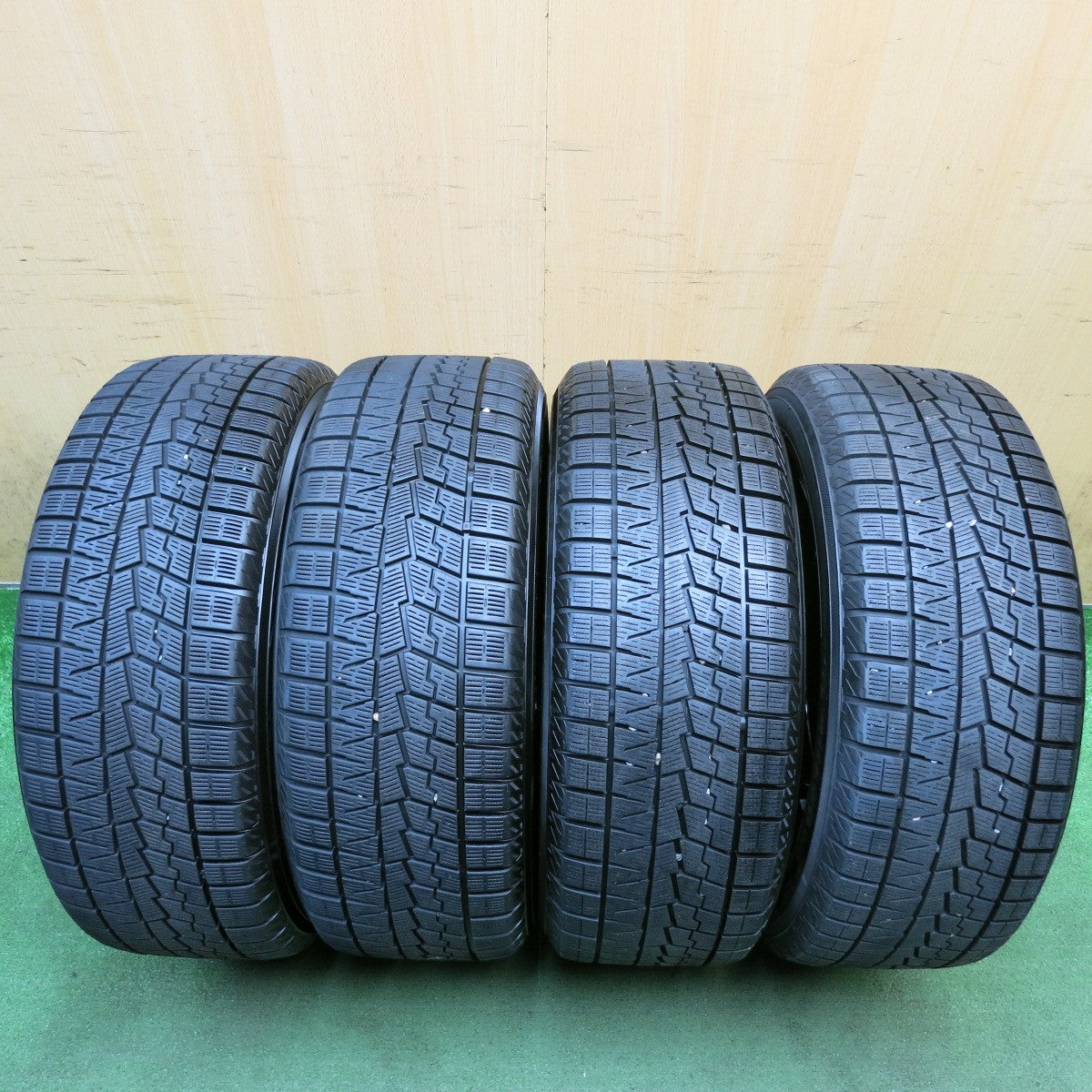 バリ溝!25年!キレイ!9.5分以上◎スタッドレス 215/50R17 ヨコハマ アイスガード iG70 Exceeder エクシーダー 17インチ PCD114.3/5H◎6092408HAス