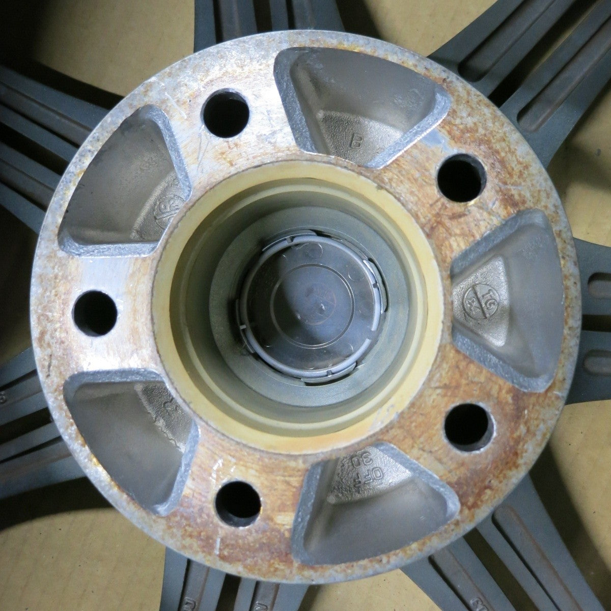 4本価格★BEO ホイール 17インチ ベオ 社外 アルミ 17×8JJ PCD114.3/5H★5021008SYホ