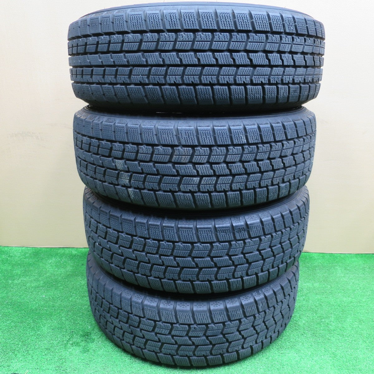 バリ溝!22年!キレイ!9.5分★30系 プリウス 等 185/65R15 スタッドレス グッドイヤー アイスナビ7 ravrion RS01 ラブリオン 15インチ PCD100/5H★5112702NKス