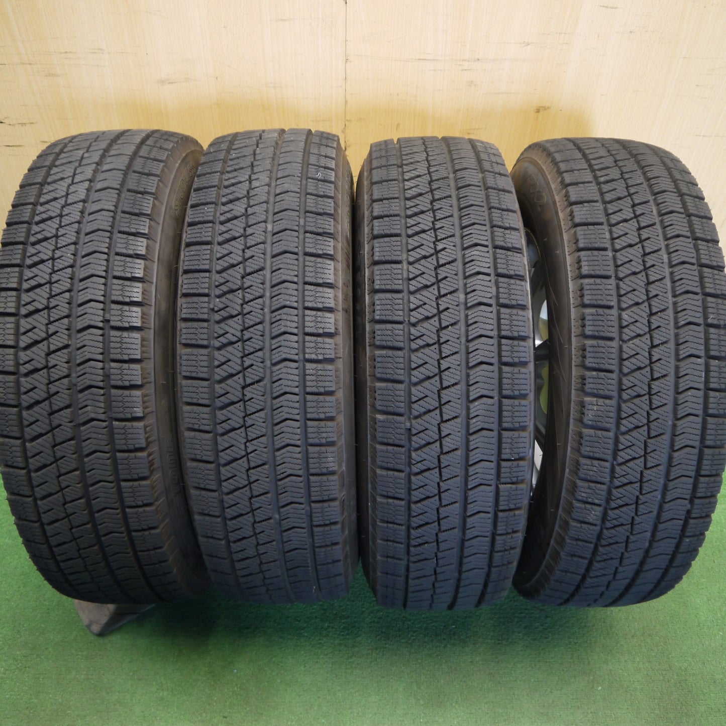 バリ溝!24年!キレイ!9.5分★スタッドレス 185/70R14 ブリヂストン ブリザック VRX2 NEXTA ネクスタ 14インチ PCD100/4H★6042801Hス