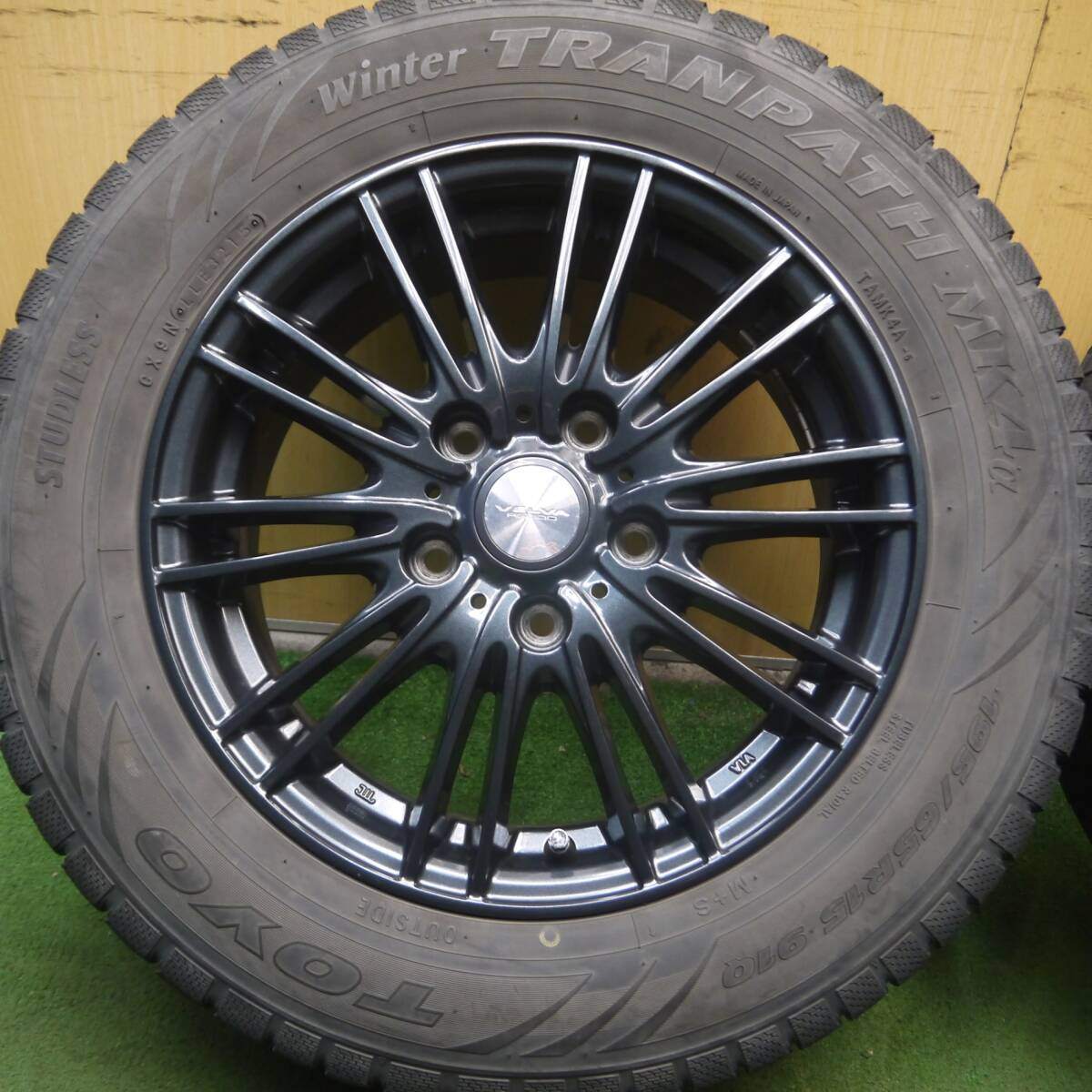 4本価格★スタッドレス 195/65R15 トーヨー ウインター トランパス MK4 VELVA AGUDO ヴェルヴァ PCD114.3/5H★4072206Hス