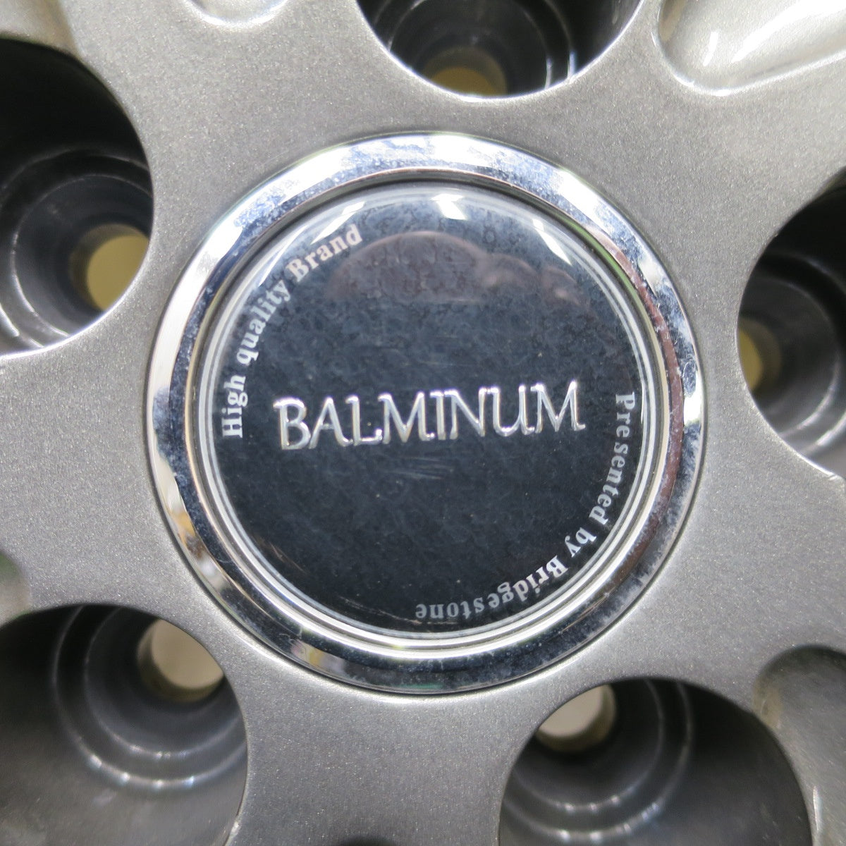バリ溝!23年!キレイ!9.5分◎シエンタ 等 185/65R15 スタッドレス ブリヂストン ブリザック VRX3 BALMINUM AR12 バルミナ 15インチ PCD100/5H◎6101602NGス