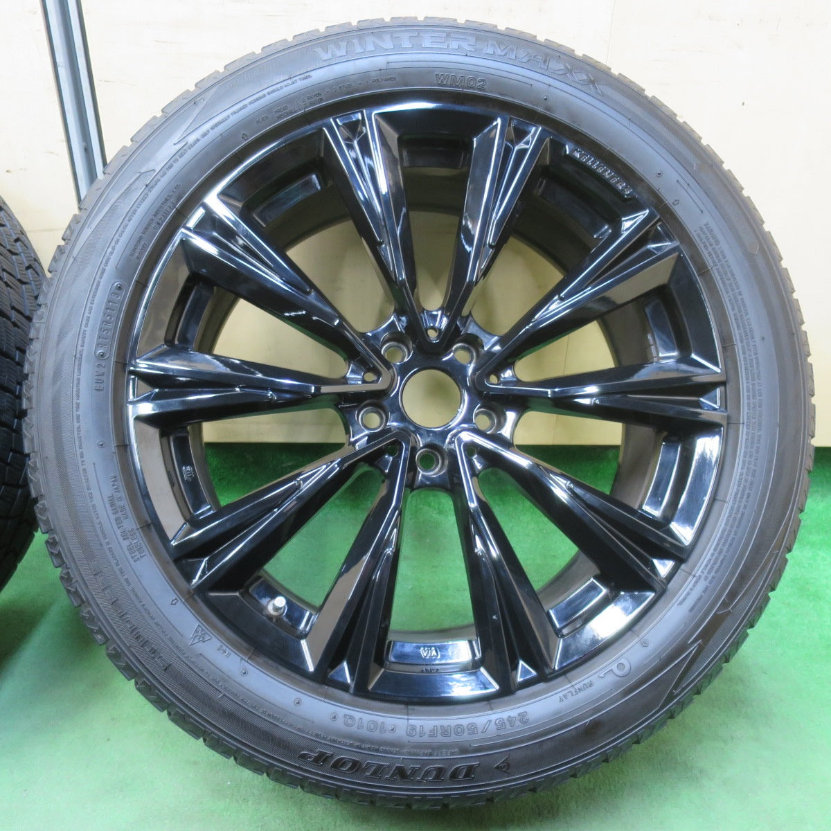 バリ溝!キレイ!9.5分★BMW 等 KELLENERS 245/50R19 スタッドレス ダンロップ ウインターマックス WM02 ケレナーズ 19インチ PCD112/5H★5110304イス