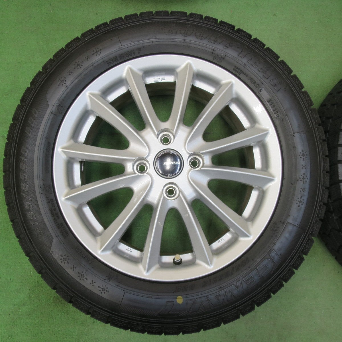 タイヤほぼ未使用!22年!キレイ★スタッドレス 185/65R15 グッドイヤー アイスナビ7 QRASIZ KOSEI クレイシズ 光生 コーセイ 15インチ PCD100/4H★5043002イス