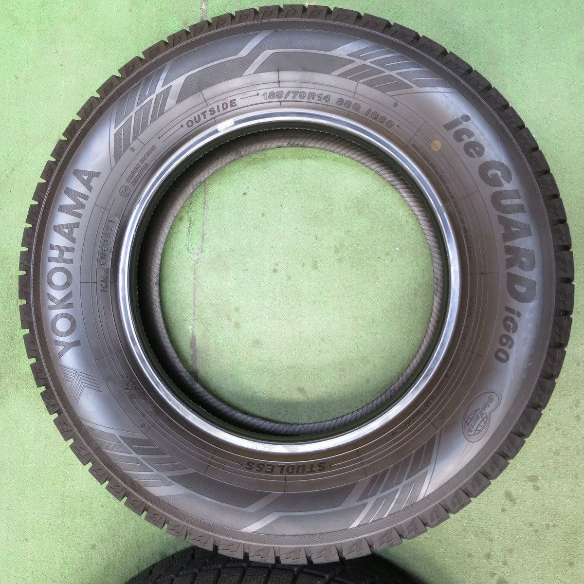 バリ溝!21年!ほぼ10分★スタッドレス 185/70R14 ヨコハマ アイスガード iG60 タイヤ 14インチ アクア ヤリス ノート フィット デミオ スイフト 等★5090611イスタ
