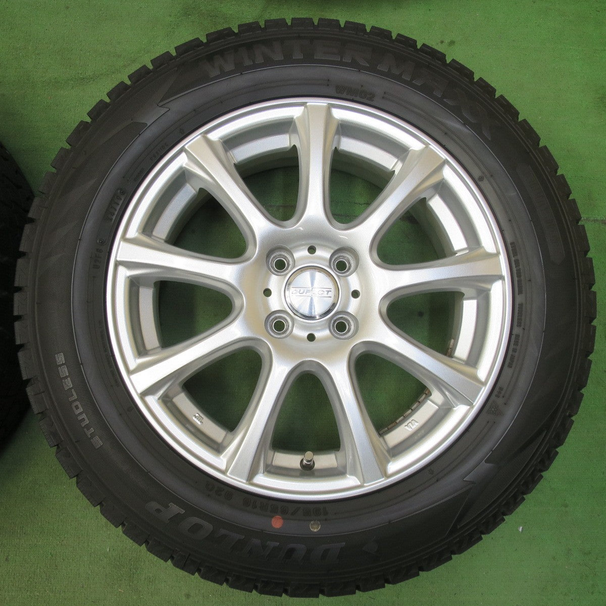 バリ溝!キレイ!9.5分★スタッドレス 195/65R16 ダンロップ ウインターマックス WM02 DUFACT デュファクト 16インチ PCD100/4H★5102007イス