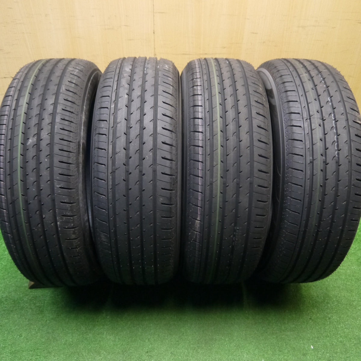 新車外し!25年★225/60R18 ヨコハマ アドバン V03 タイヤ 18インチ 40系 アルファード ヴェルファイア 等★5111007Hノタ
