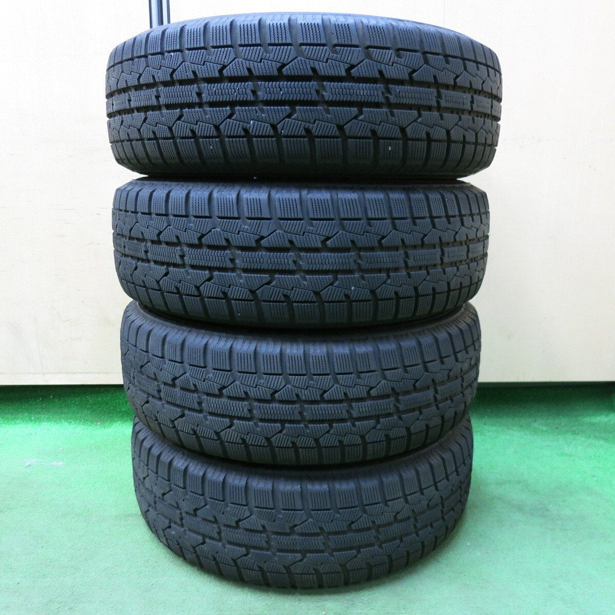 バリ溝!20年!キレイ!9.5分★スタッドレス 195/65R15 トーヨー オブザーブ ガリット GIZ Aphrodite アフロディーテ 15インチ PCD114.3/5H★4121802SYス
