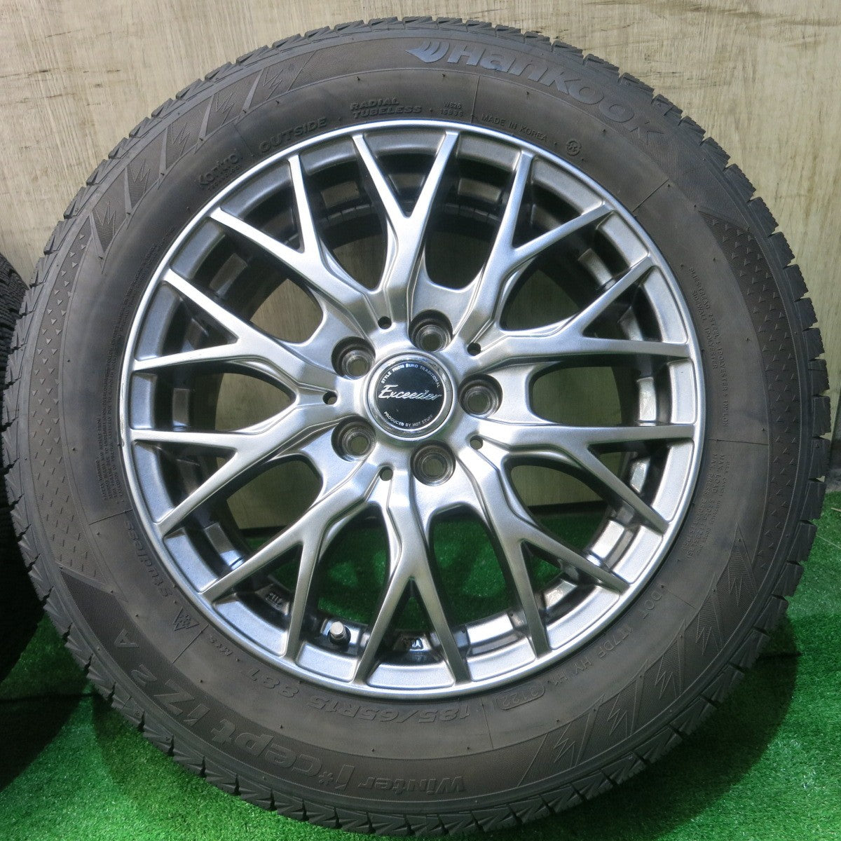 バリ溝!22年!キレイ!9.5分★プリウス 等 185/65R15 スタッドレス ハンコック ウインター アイセプト IZ2A Exceeder エクシーダー 15インチ PCD100/5H★5051702NJス