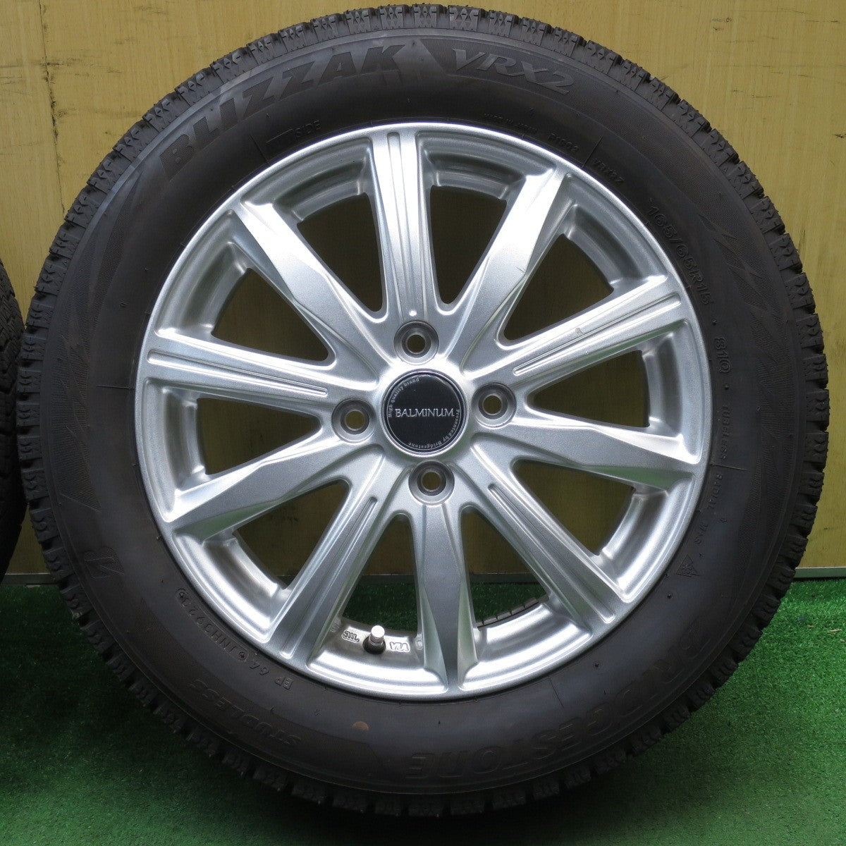 バリ溝!23年!キレイ!9.5分★スタッドレス 165/65R15 ブリヂストン ブリザック VRX2 BALMINUM バルミナ 15インチ タフト 等 軽サイズ PCD100/4H★5060203NJス