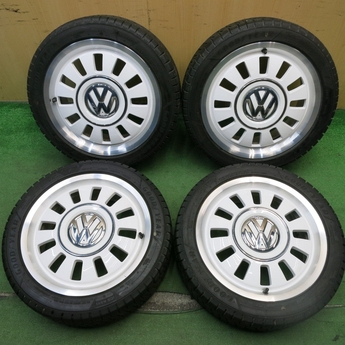 キレイ!21年★ワーゲン UP! 純正 195/45R16 スタッドレス グッドイヤー アイスナビ8 16インチ アップ PCD100/4H★5062811HAス