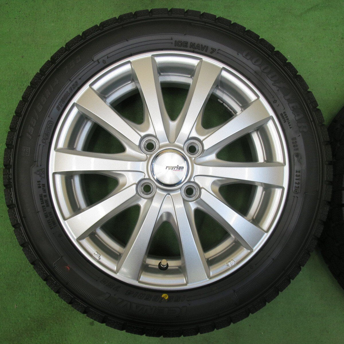超バリ溝!22年!キレイ!ほぼ10分★スタッドレス 155/65R14 グッドイヤー アイスナビ7 ravrion RS01 ラブリオン 14インチ PCD100/4H★5021113イス