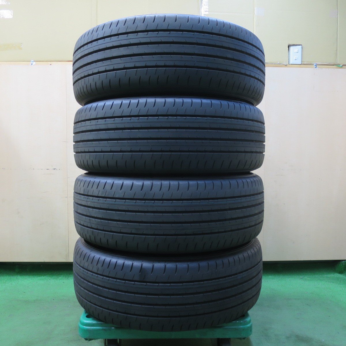 新車外し!24年★トヨタ 30系 クラウン セダン 純正 235/55R19 ダンロップ SPスポーツマックス 050 PCD120/5H★5040401イノ