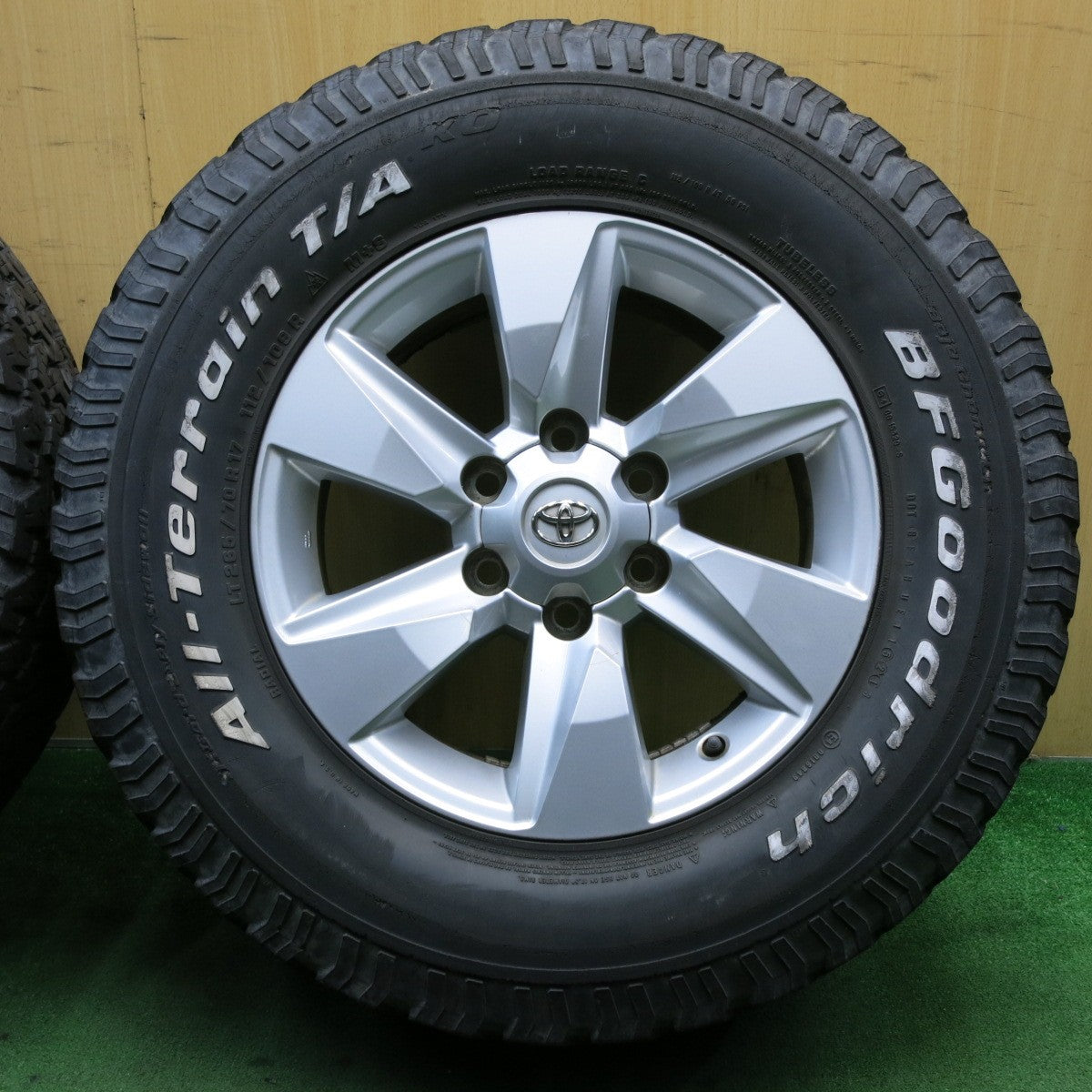 バリ溝!キレイ!8.5分★トヨタ 150系 ランクル プラド 純正 265/70R17 112/109R BFグッドリッチ All-Terrain T/A KO ホワイトレター 17インチ PCD139.7/6H★5051301NJノ