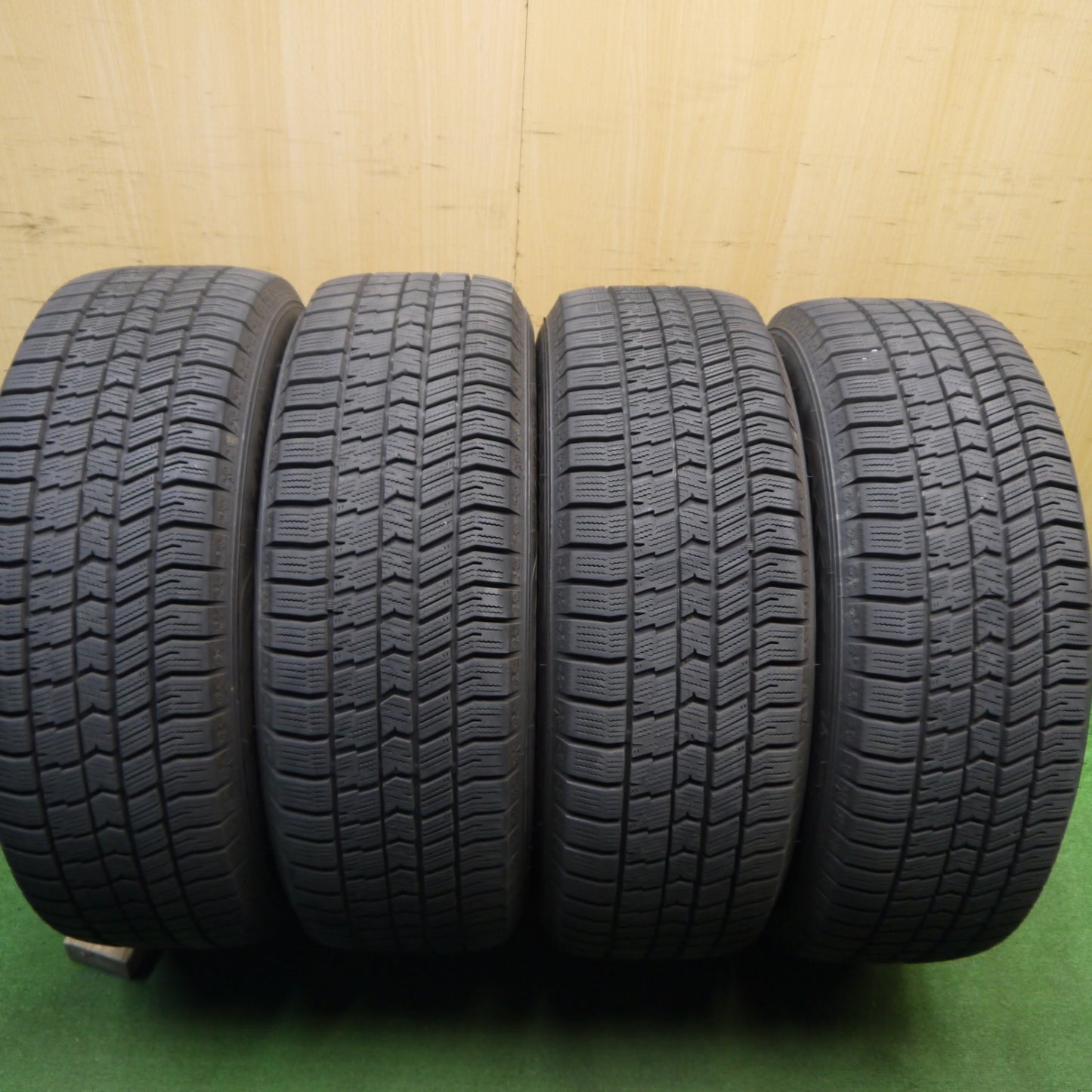 バリ溝!23年!キレイ!9.5分★スタッドレス 225/60R17 グッドイヤー アイスナビ8 JOKER ジョーカー 17インチ PCD114.3/5H★5041407Hス