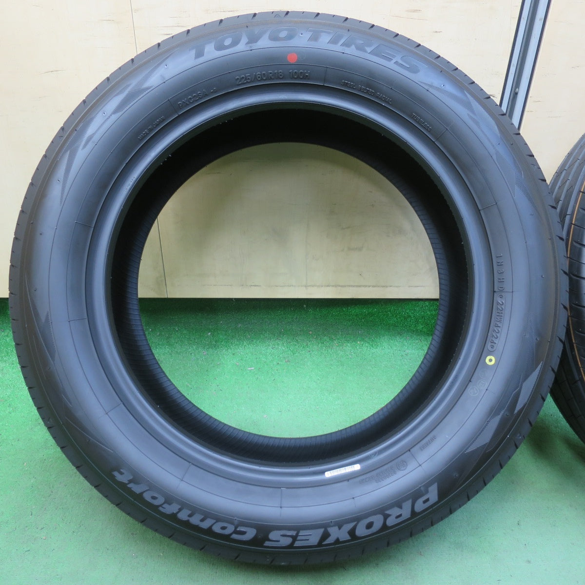新車外し!24年★225/60R18 トーヨー プロクセス Comfort タイヤ 18インチ 40系 アルファード ヴェルファイア ハリアー等★5050204イノタ