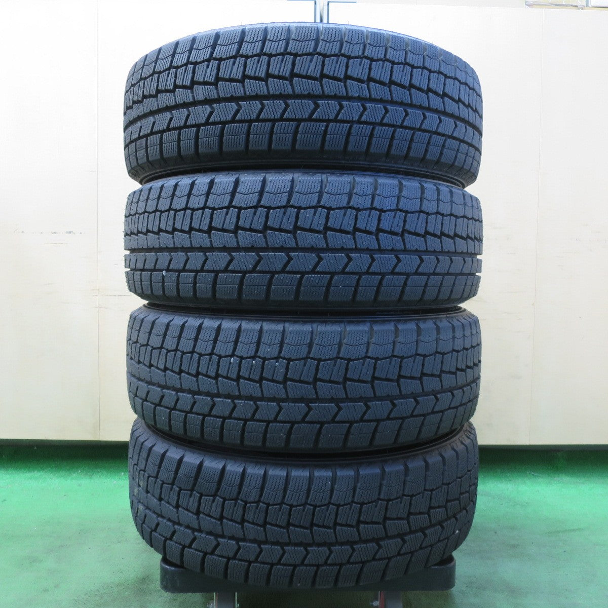 バリ溝!キレイ!ほぼ10分★スタッドレス 185/55R16 ダンロップ ウインターマックス WM02 MANARAY SPORT マナレイスポーツ 16インチ PCD100/4H★5051308イス
