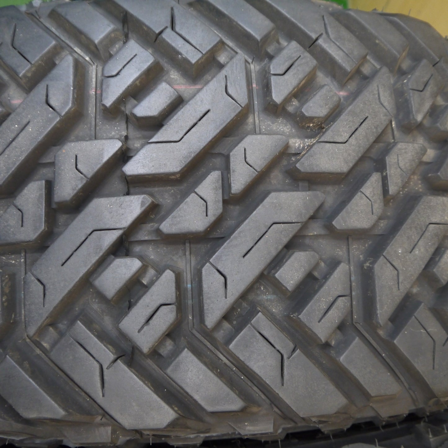 バリ溝!9.5分★35×12.50R20 FUEL GRIPPER M/T フューエル 20インチ タイヤ ハマー H2 等★5082004Hノタ
