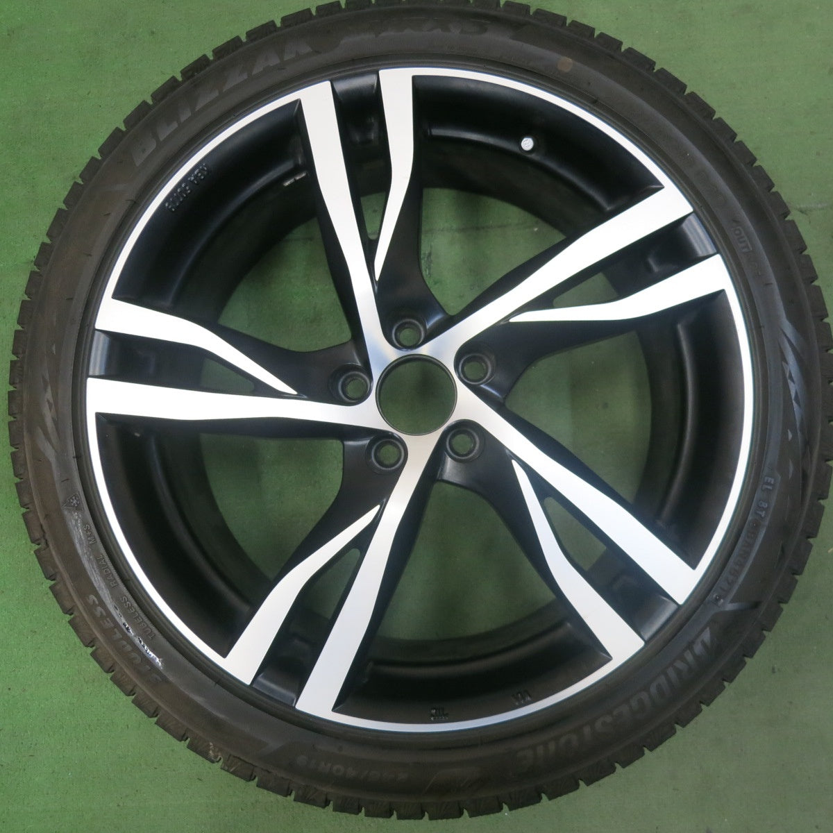 キレイ!21年★ボルボ 等 MAK STOCKHOLM 245/40R19 スタッドレス ブリヂストン ブリザック VRX3 ストックホルム 19インチ PCD108/5H★5100402SKス