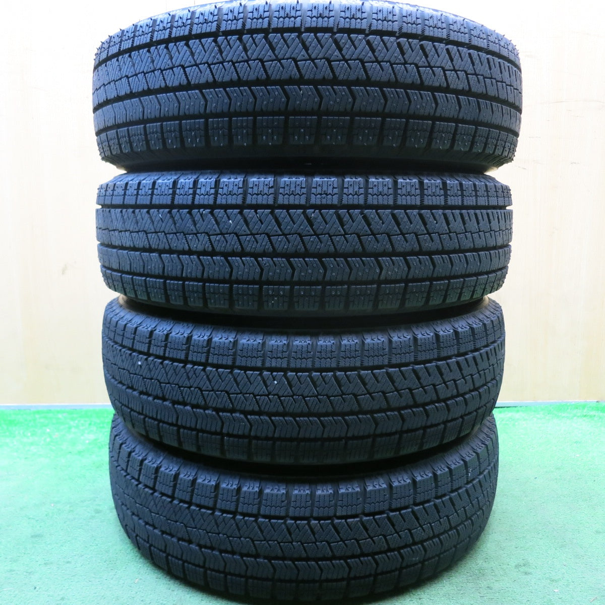 バリ溝!22年!キレイ!ほぼ10分★スタッドレス 155/65R14 ブリヂストン ブリザック VRX2 Linz 14インチ PCD100/4H★5081006HAス