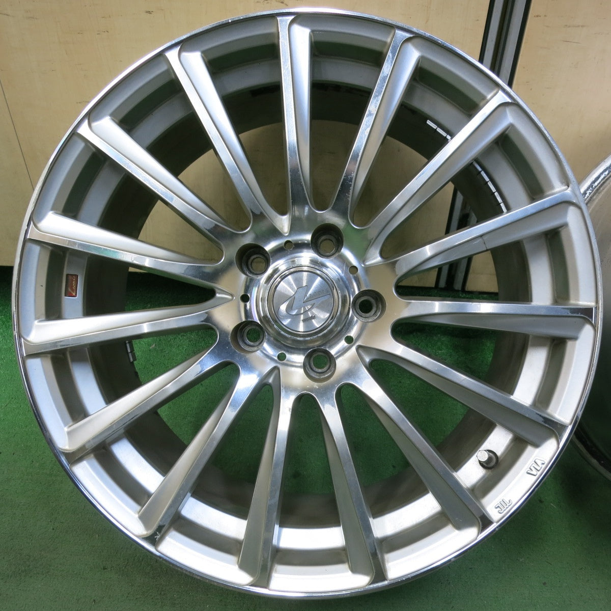 4本価格★LEONIS FW weds 18インチ ホイール 18×8J レオニス ウェッズ PCD114.3/5H★5071102SYホ
