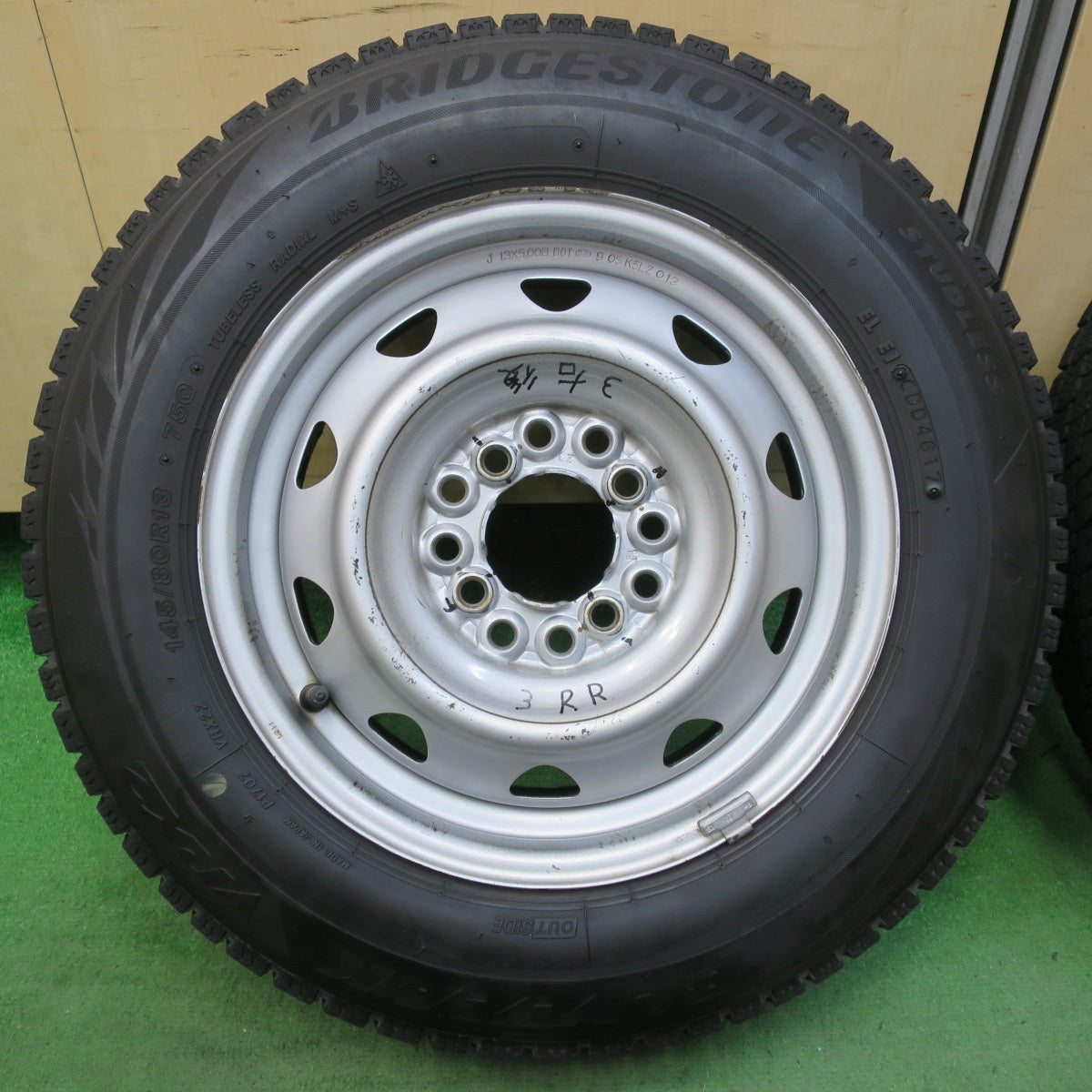 4本価格★スタッドレス 145/80R13 ブリヂストン ブリザック VRX2 スチール ホイール 13インチ PCD100 110 114.3/4H マルチ★5042406イス