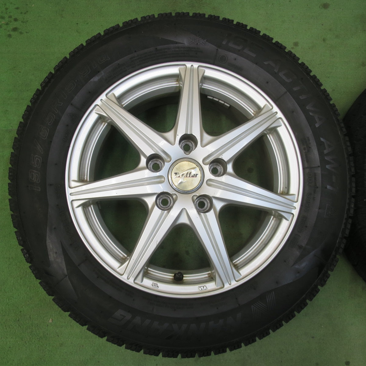 バリ溝!22年!9.5分★スタッドレス 195/65R15 ナンカン アイス アクティバ AW-1 Treffer トレファー 15インチ PCD114.3/5H★6012802イス