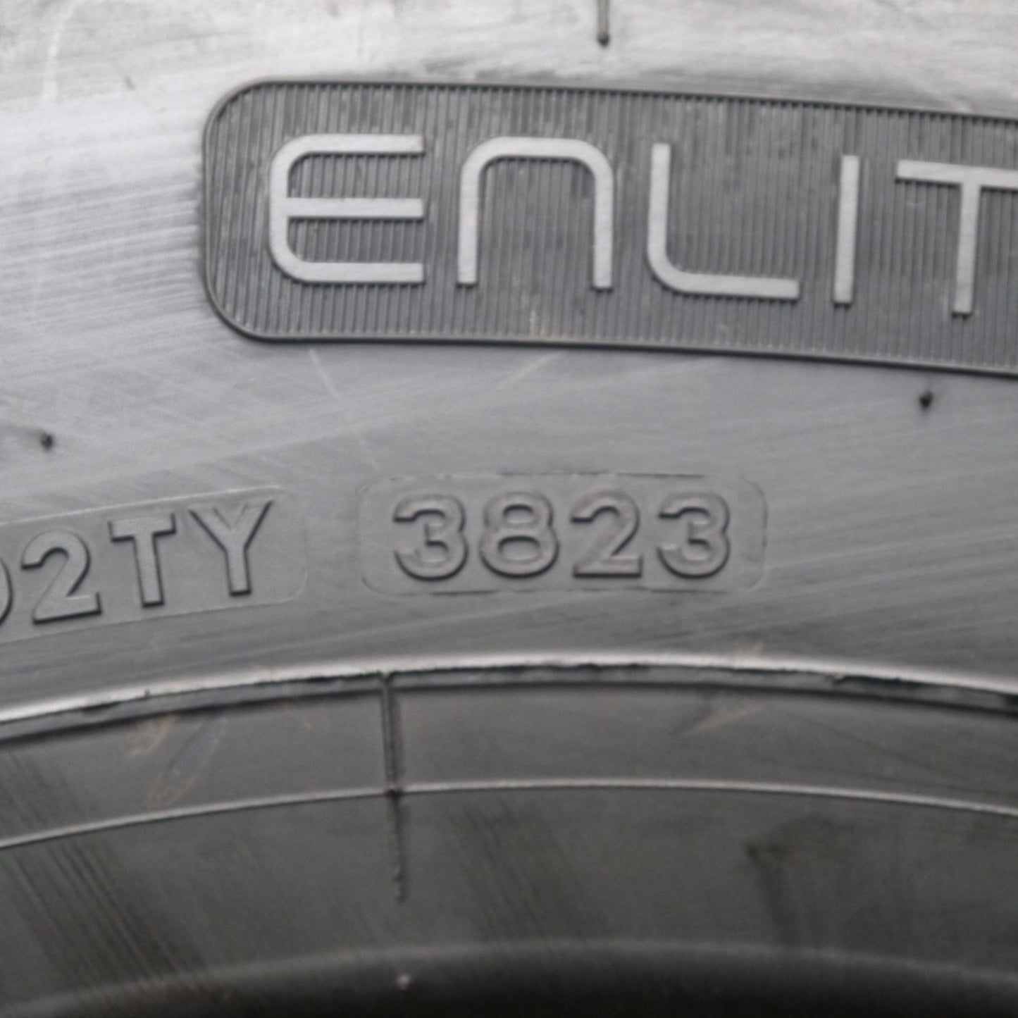 未使用!23年!2本★トラック タイヤ 245/70R19.5 136/134J スタッドレス ブリヂストン W999 19.5インチ★5061104KKスタ