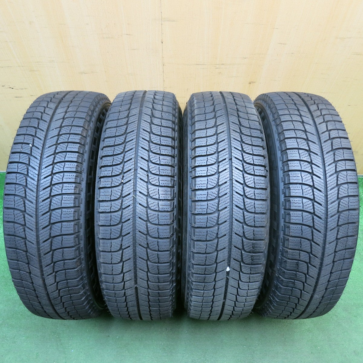 ほぼ未使用!23年★トヨタ 200系 ハイエース 純正 スチール 195/80R15 107/105R スタッドレス ミシュラン AGILIS X-ICE 15インチ PCD139.7/6H★6042305HAス