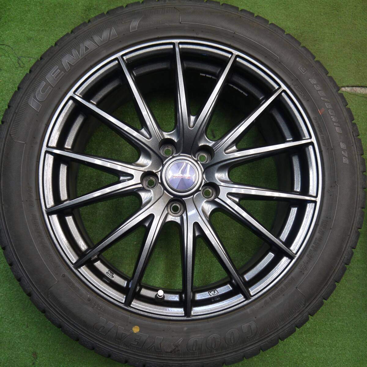 バリ溝!22年!キレイ!9.5分★スタッドレス 235/50R18 グッドイヤー アイスナビ7 VELVA SPORTZ ヴェルヴァ 18インチ PCD114.3/5H★5040805Hス