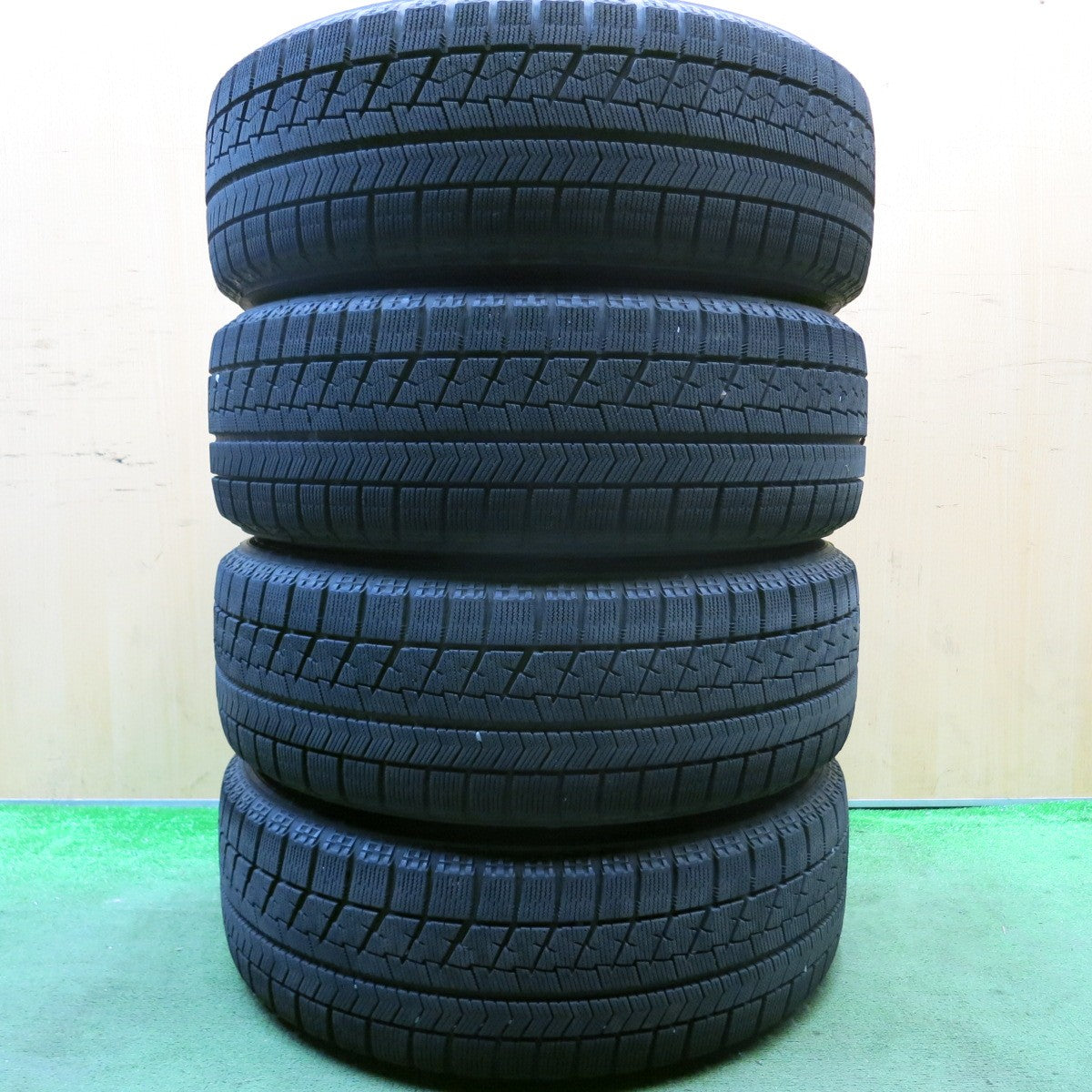 バリ溝!キレイ!8.5分★スタッドレス 205/60R16 ブリヂストン ブリザック VRX BALMINUM バルミナ 16インチ PCD114.3/5H★5092514HAス