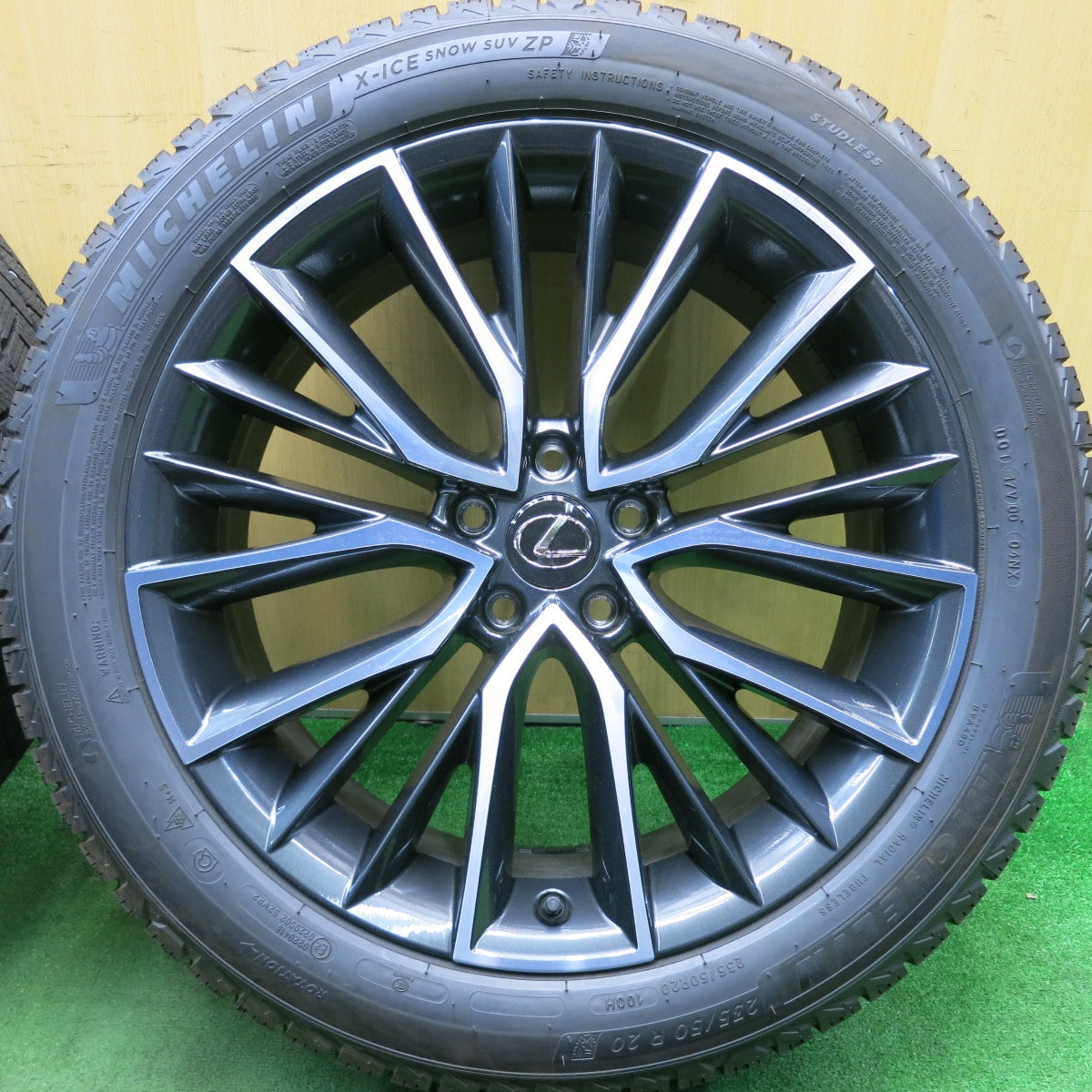 タイヤほぼ未使用!24年!キレイ!センサー付★レクサス NX バージョンL 純正 235/50R20 スタッドレス ミシュラン X-ICE SNOW SUV ZP 20インチ PCD114.3/5H★5050212HAス