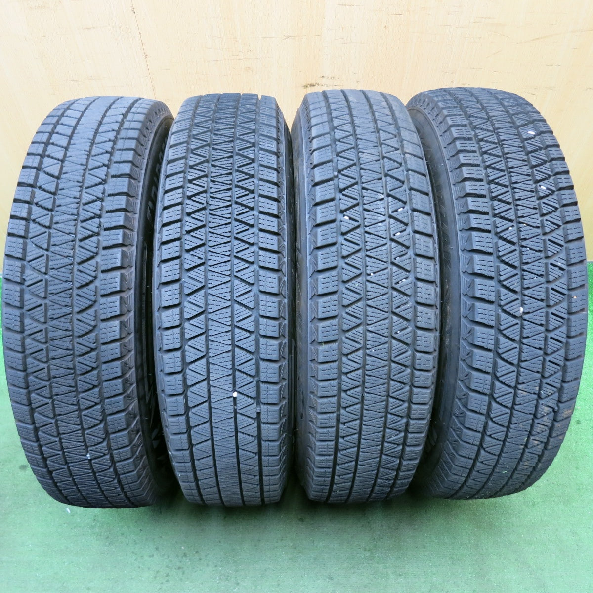 バリ溝!23年!キレイ!9.5分★ジムニー 等 175/80R16 スタッドレス ブリヂストン ブリザック DM-V3 KAZERA カゼラ 16インチ PCD139.7/5H★5081007HAス