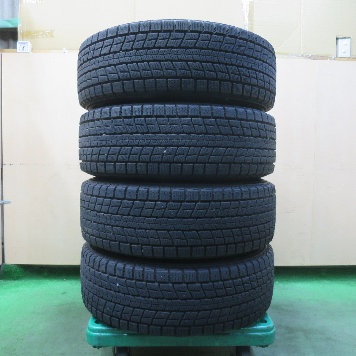 バリ溝!キレイ!9.5分★スバル XV 純正 225/60R17 スタッドレス ダンロップ ウインターマックス SJ8 17インチ PCD100/5H★5111212イス