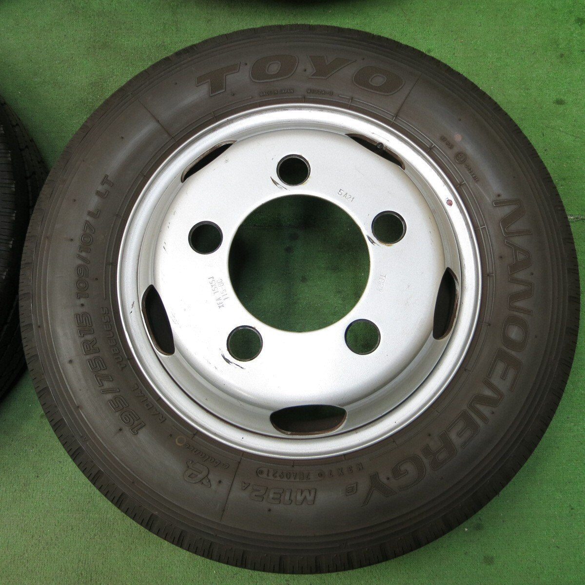 綺麗 21年★トラック タイヤ 195/75R15 109/107L トーヨー ナノエナジー M132A TOPY スチール 115-8C PCD208/5H★5030703ナノ