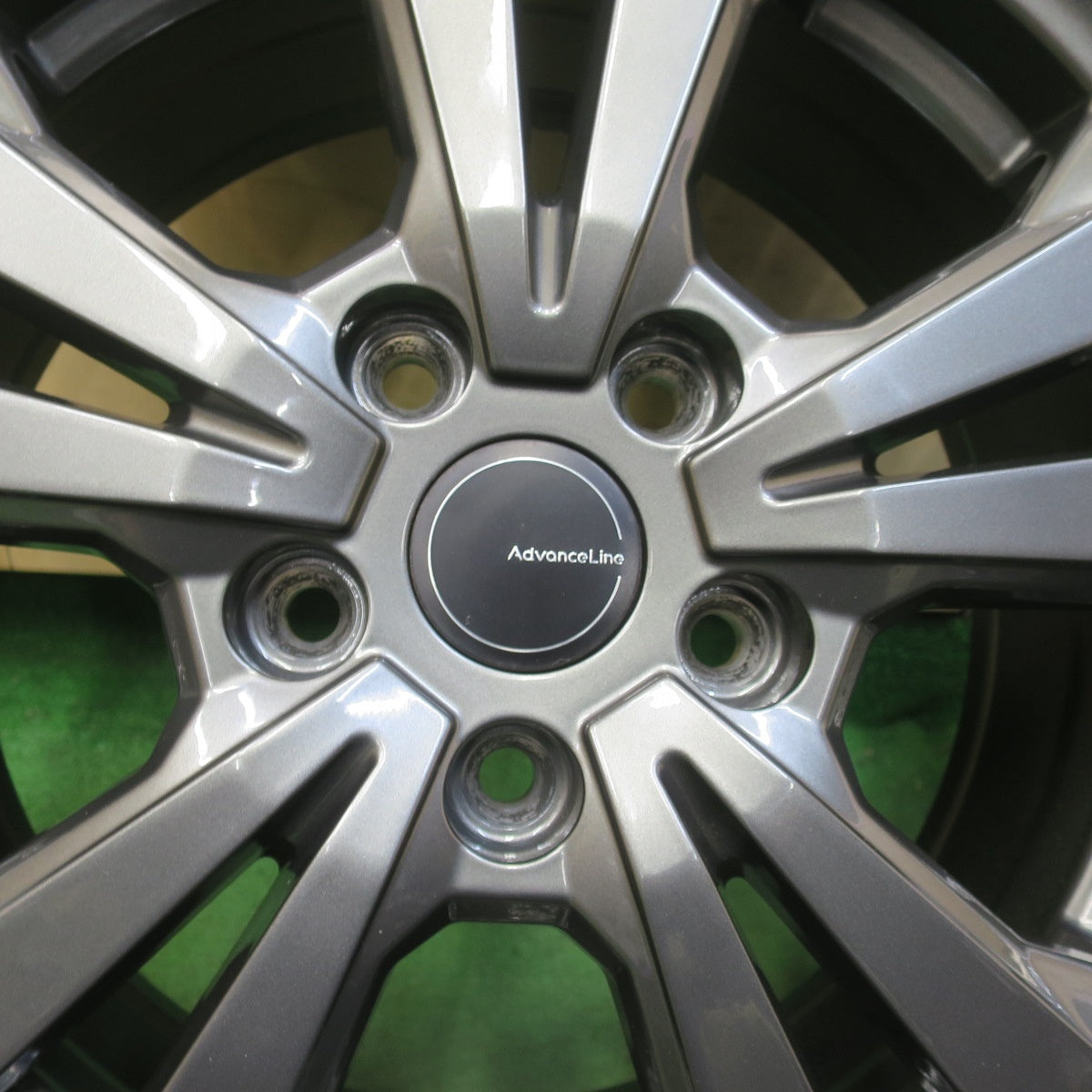 バリ溝!24年!キレイ!9.5分以上◎BMW MINI 等 195/55R16 スタッドレス ダンロップ ウインターマックス WM02 Advanceline SV-1 アドバンスライン 16インチ PCD112/5H◎6101304イス