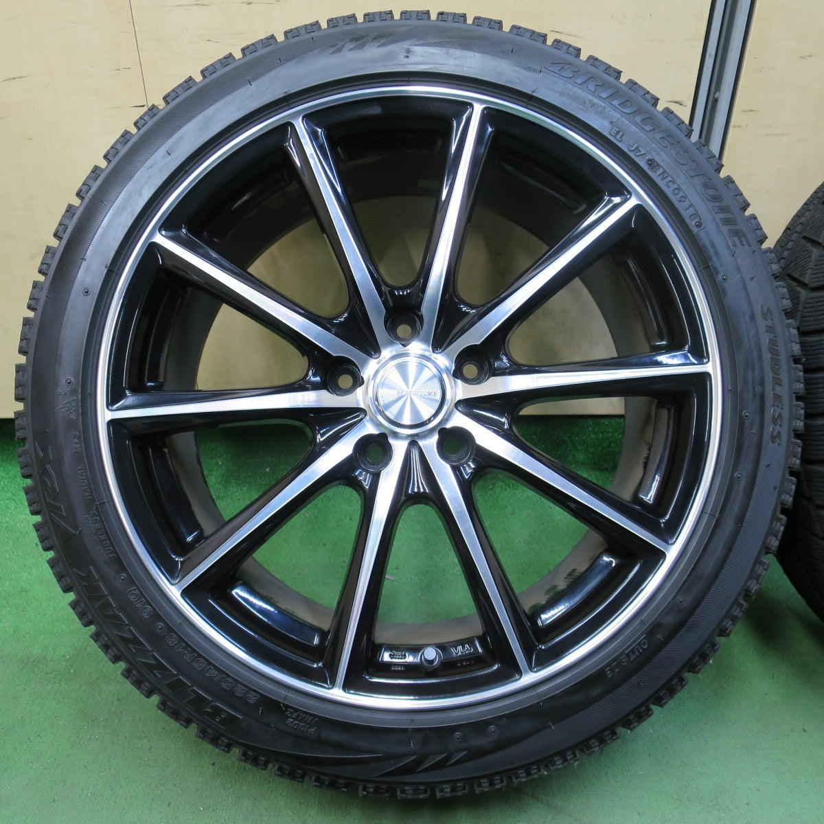 キレイ★スタッドレス 225/45R18 ブリヂストン ブリザック VRX ECO FORME エコフォルム 18インチ PCD114.3/5H★5041001イス