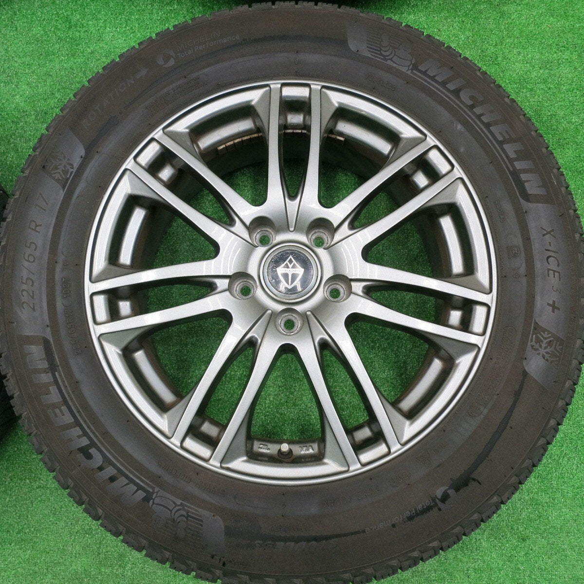 キレイ★スタッドレス 225/65R17 ミシュラン X-ICE3+ VELVA ヴェルヴァ 17インチ PCD114.3/5H★4080801HAス